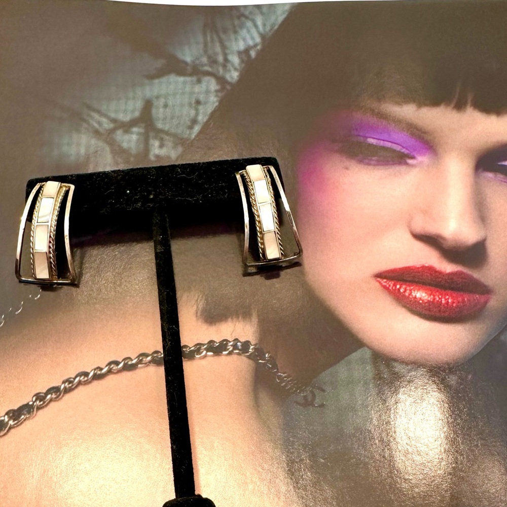 925 Silver & Mother of Pearl Stud Earrings